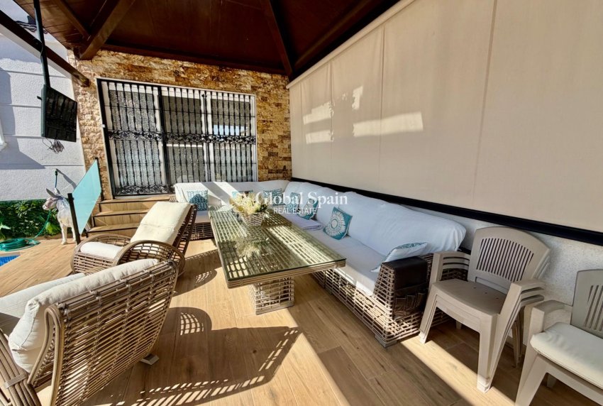 Wiederverkauf - HAUS -
ORIHUELA COSTA - La Zenia