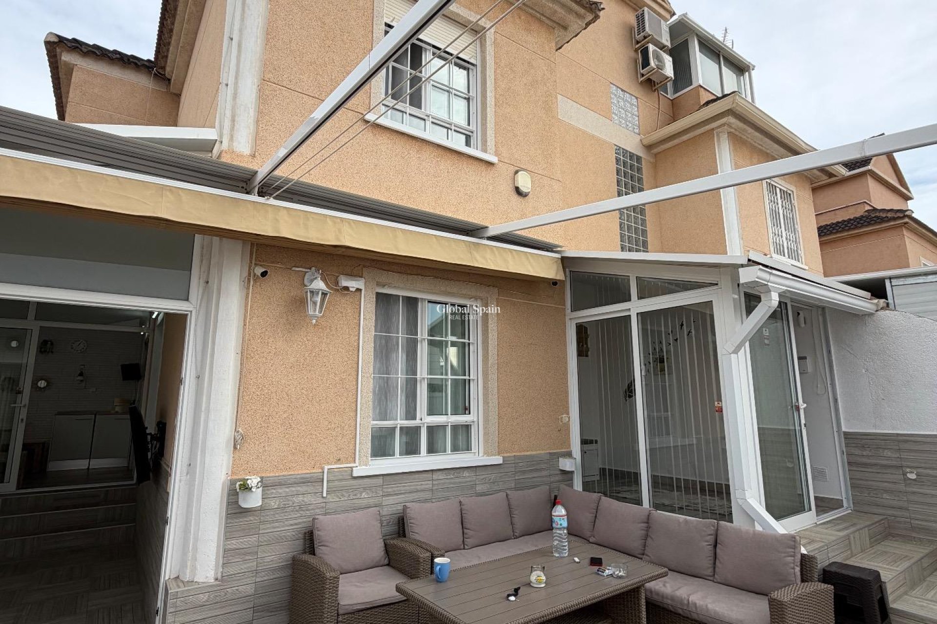 Wiederverkauf - HAUS -
ORIHUELA COSTA - La Zenia