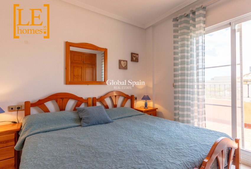 Wiederverkauf - HAUS -
ORIHUELA COSTA - La Zenia
