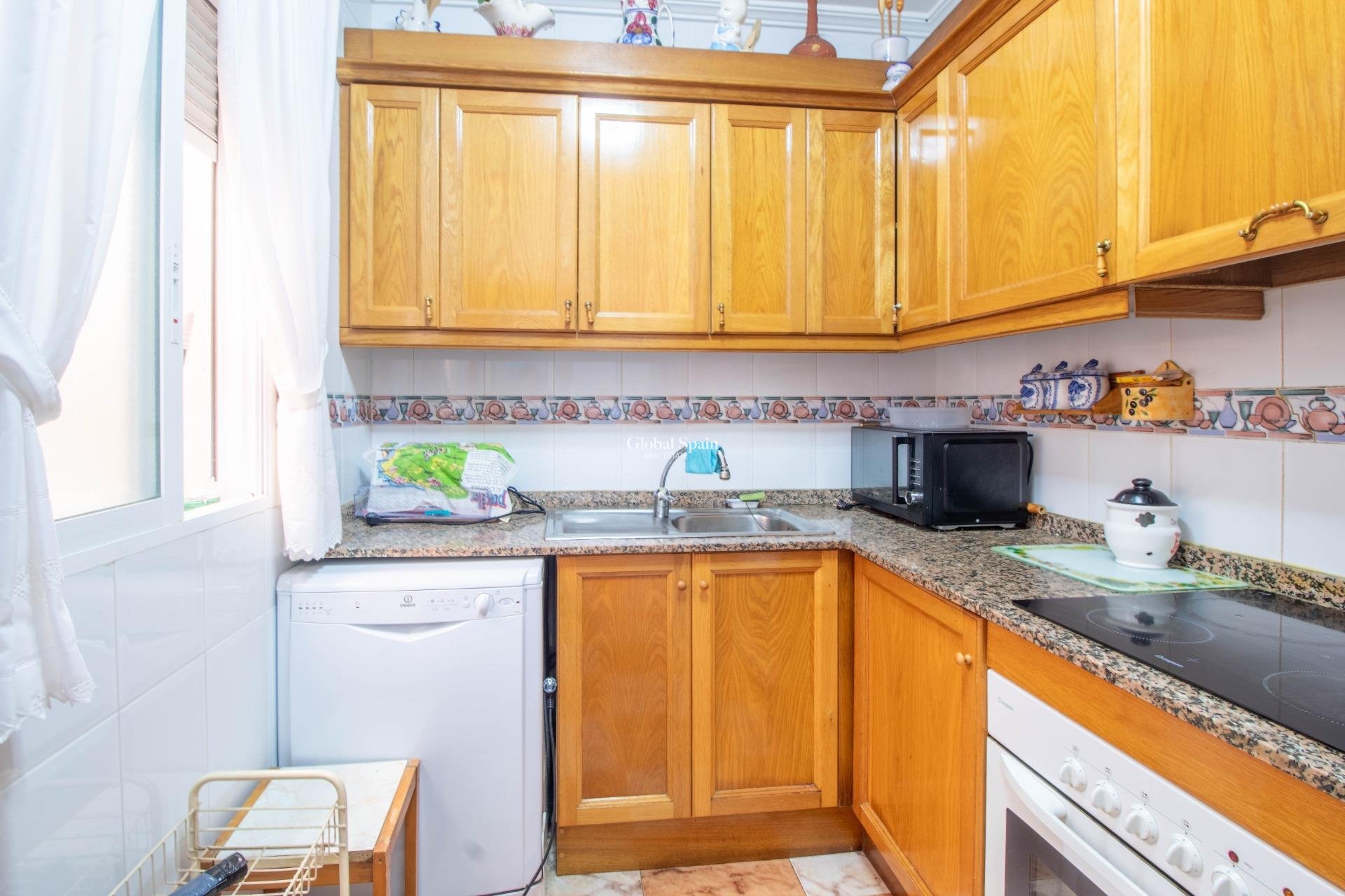 Wiederverkauf - HAUS -
ORIHUELA COSTA - La Zenia