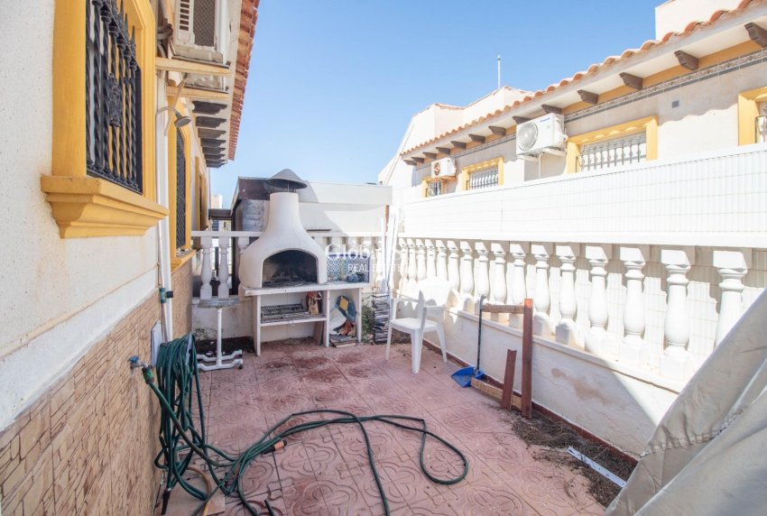 Wiederverkauf - HAUS -
ORIHUELA COSTA - La Zenia