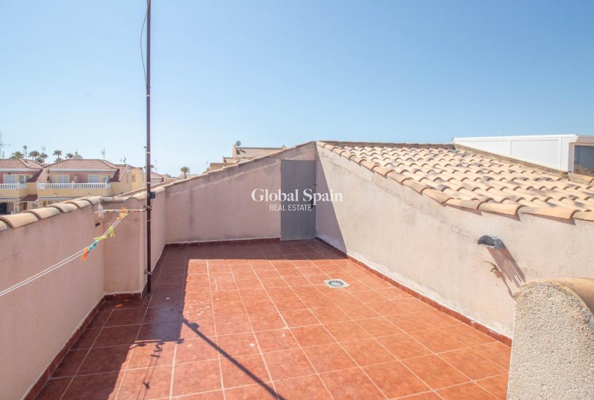 Wiederverkauf - HAUS -
ORIHUELA COSTA - La Zenia