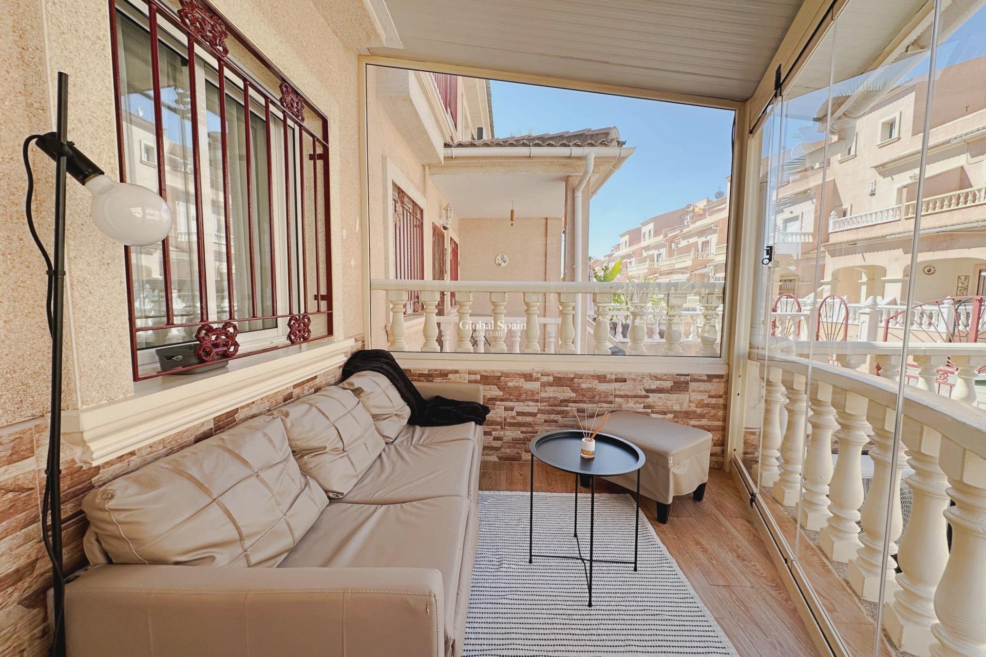 Wiederverkauf - HAUS -
ORIHUELA COSTA - La Zenia