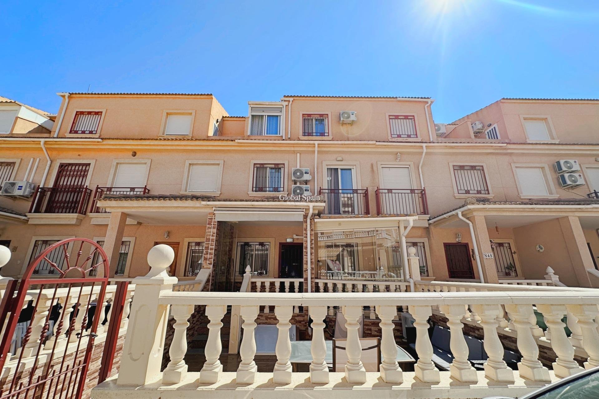 Wiederverkauf - HAUS -
ORIHUELA COSTA - La Zenia
