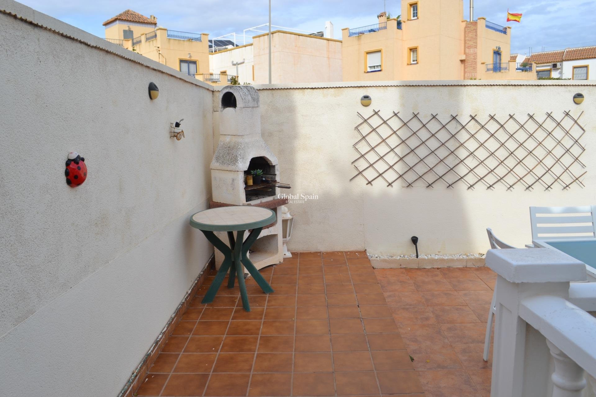 Wiederverkauf - HAUS -
ORIHUELA COSTA - La Zenia