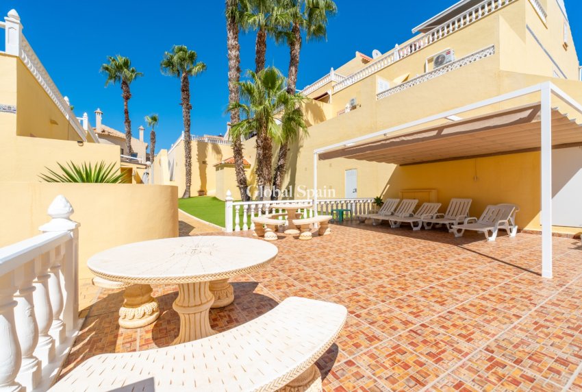 Wiederverkauf - HAUS -
ORIHUELA COSTA - Las Filipinas
