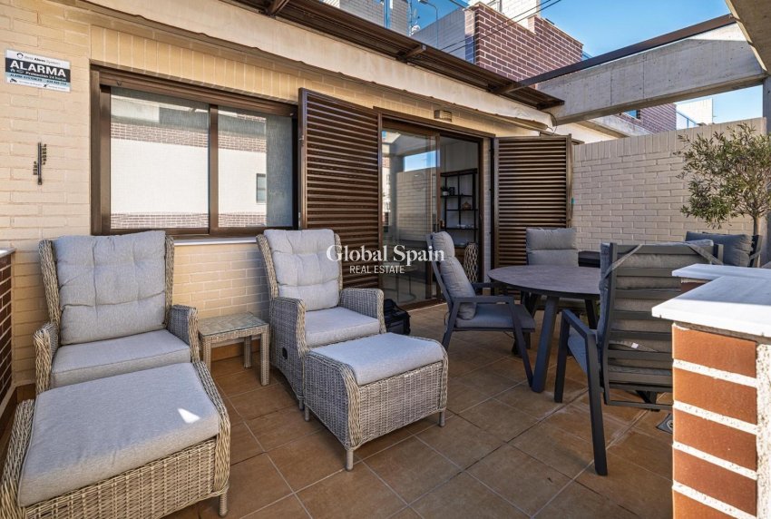 Wiederverkauf - HAUS -
ORIHUELA COSTA - Lomas de Cabo Roig