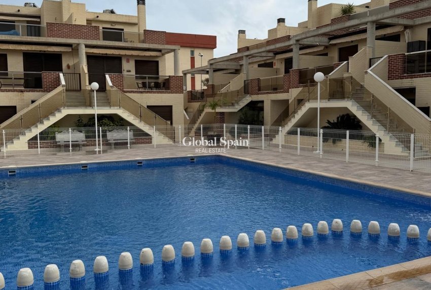 Wiederverkauf - HAUS -
ORIHUELA COSTA - Lomas de Cabo Roig