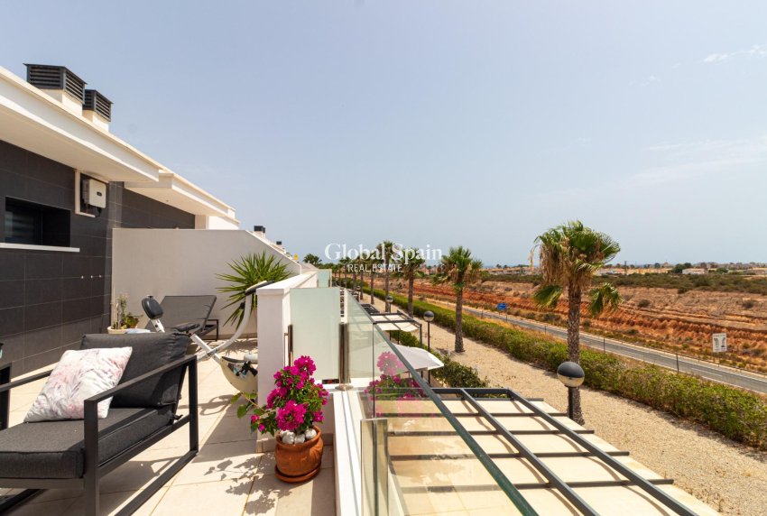 Wiederverkauf - HAUS -
ORIHUELA COSTA - Lomas de Cabo Roig