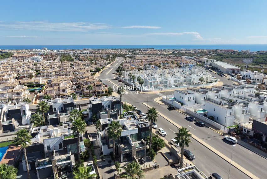 Wiederverkauf - HAUS -
ORIHUELA COSTA - Lomas de Cabo Roig