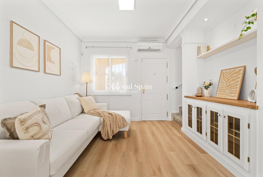 Wiederverkauf - HAUS -
ORIHUELA COSTA - Lomas de Campoamor-Las Ramblas
