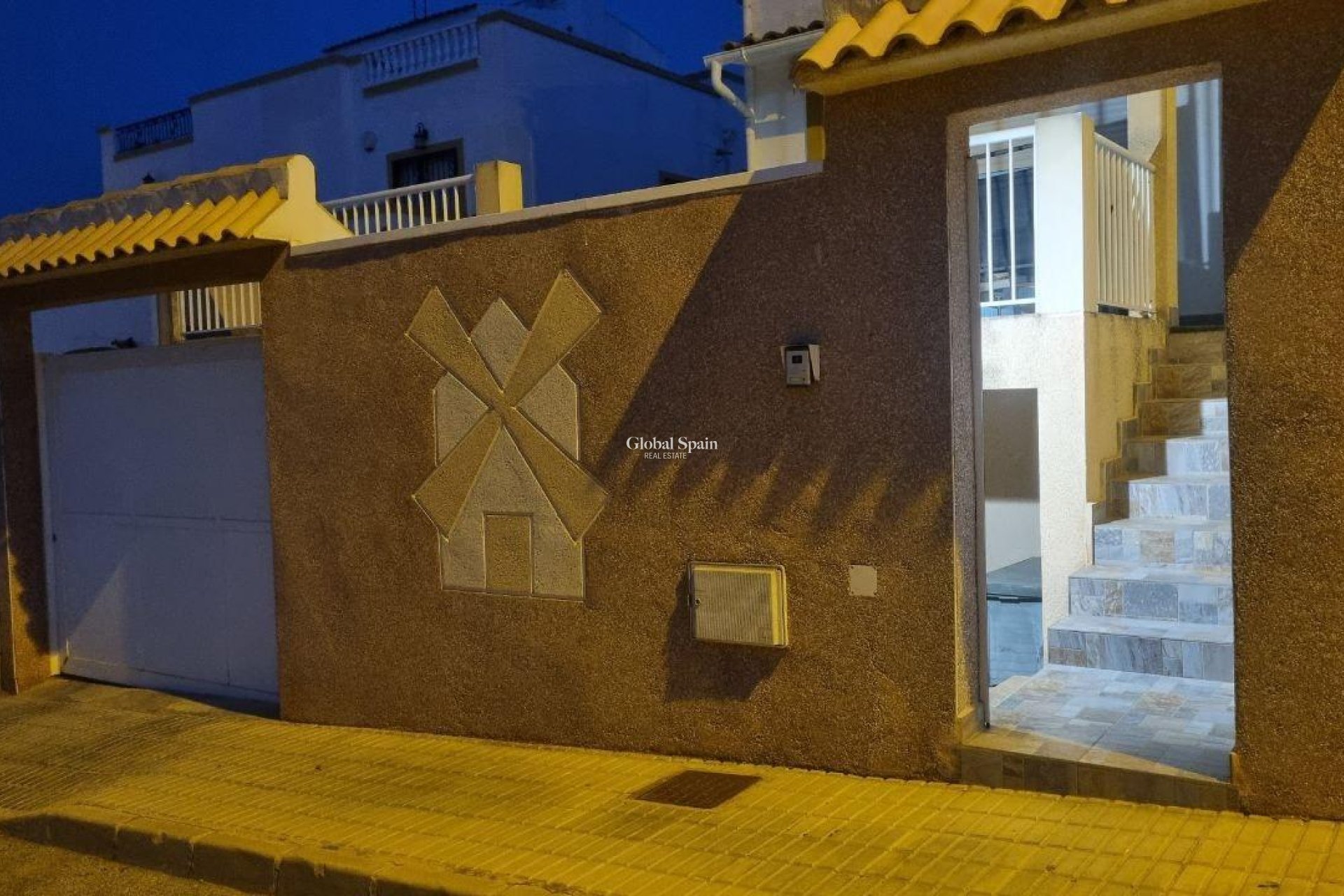 Wiederverkauf - HAUS -
ORIHUELA COSTA - Los Almendros-la Florida