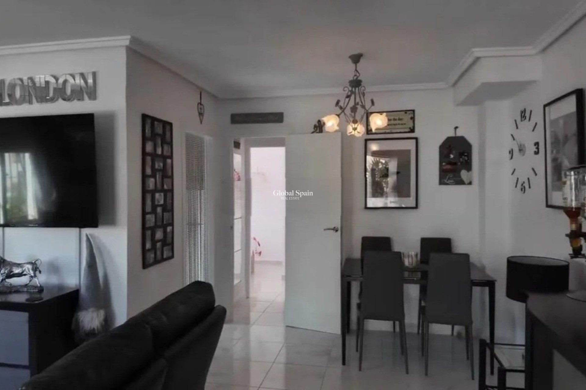 Wiederverkauf - HAUS -
ORIHUELA COSTA - Los Almendros-la Florida