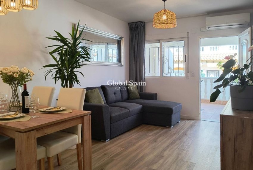 Wiederverkauf - HAUS -
ORIHUELA COSTA - LOS BALCONES - LOS ALTOS