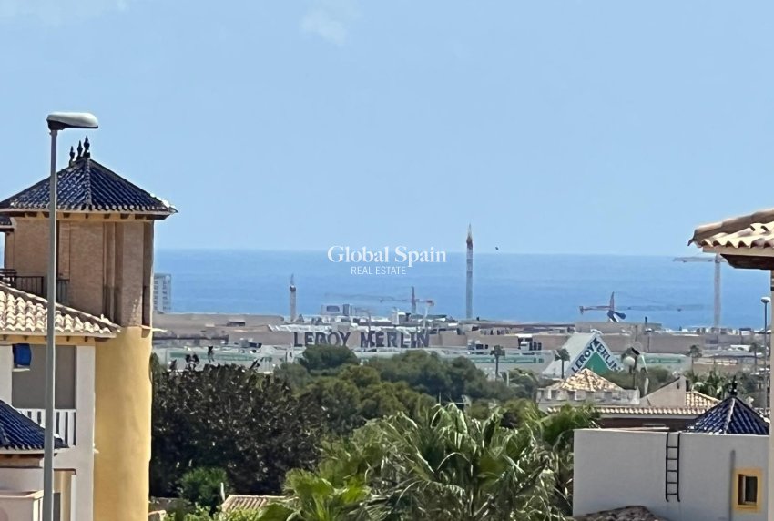 Wiederverkauf - HAUS -
ORIHUELA COSTA - Montezenia