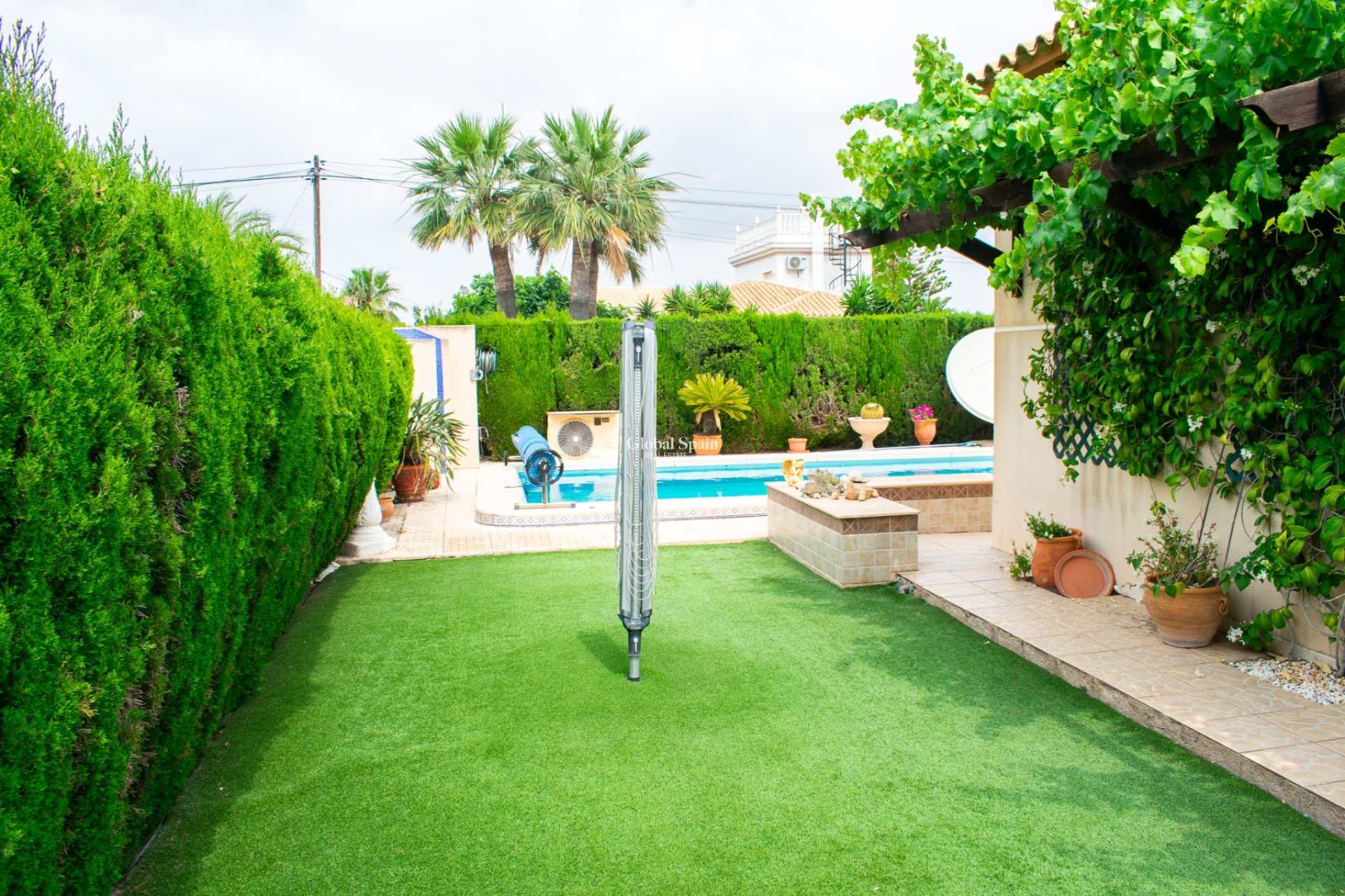 Wiederverkauf - HAUS -
ORIHUELA COSTA - MUY CERCA DE LA PLAYA