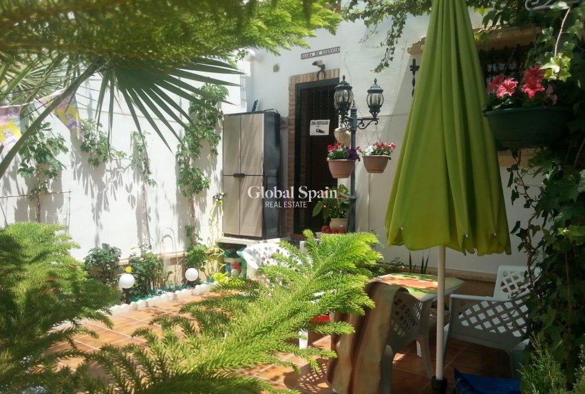 Wiederverkauf - HAUS -
ORIHUELA COSTA - PAU 8
