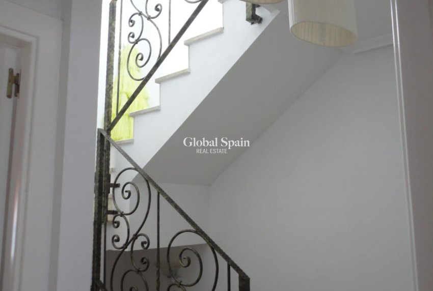 Wiederverkauf - HAUS -
ORIHUELA COSTA - PAU 8