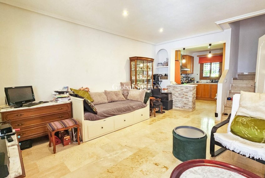 Wiederverkauf - HAUS -
ORIHUELA COSTA - PAU 8