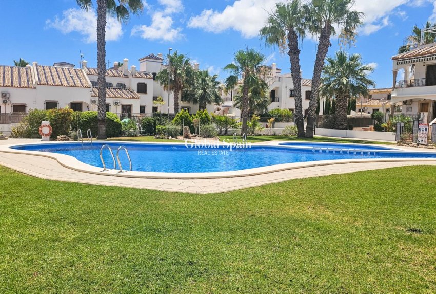 Wiederverkauf - HAUS -
ORIHUELA COSTA - PAU 8