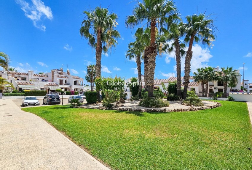 Wiederverkauf - HAUS -
ORIHUELA COSTA - PAU 8