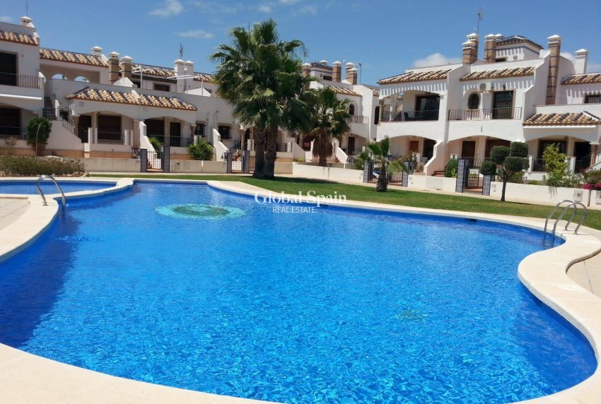 Wiederverkauf - HAUS -
ORIHUELA COSTA - PAU 8