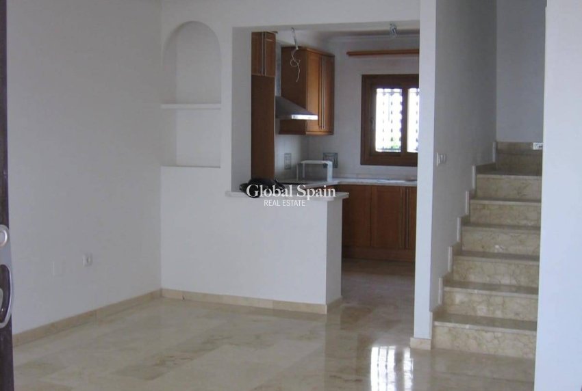 Wiederverkauf - HAUS -
ORIHUELA COSTA - PAU 8