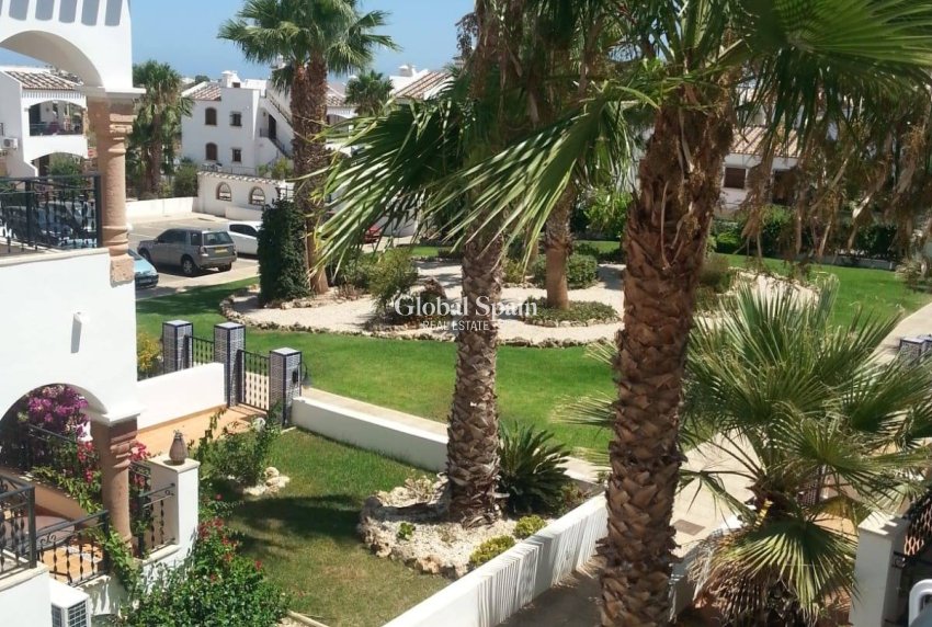 Wiederverkauf - HAUS -
ORIHUELA COSTA - PAU 8