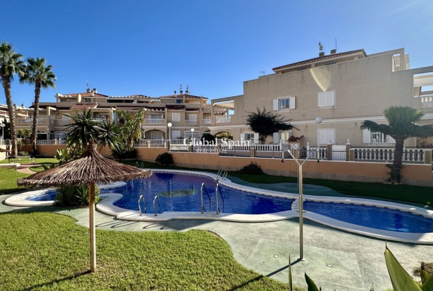 Wiederverkauf - HAUS -
ORIHUELA COSTA - Playa Flamenca