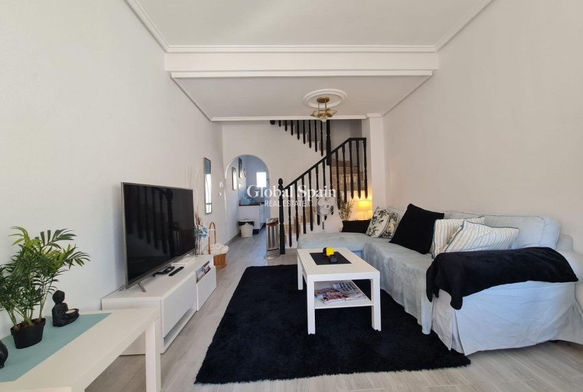 Wiederverkauf - HAUS -
ORIHUELA COSTA - Playa Flamenca