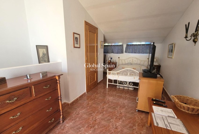 Wiederverkauf - HAUS -
ORIHUELA COSTA - Playa Flamenca