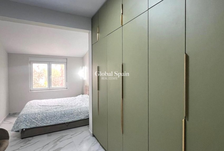 Wiederverkauf - HAUS -
ORIHUELA COSTA - Playa Flamenca