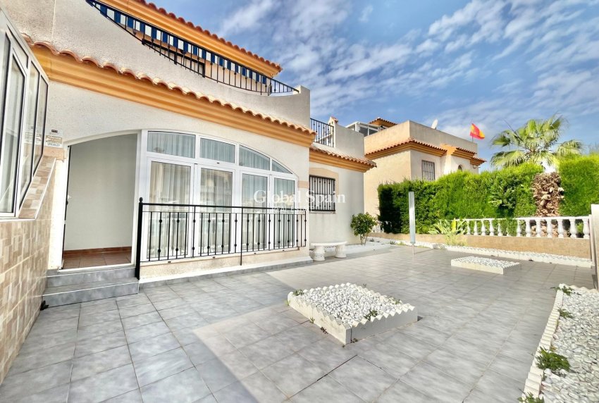 Wiederverkauf - HAUS -
ORIHUELA COSTA - Playa Flamenca