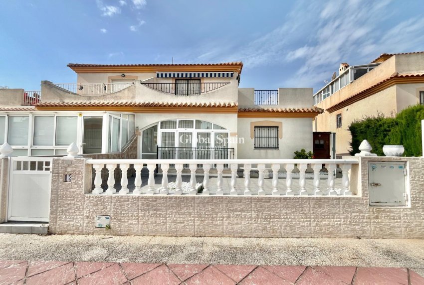 Wiederverkauf - HAUS -
ORIHUELA COSTA - Playa Flamenca