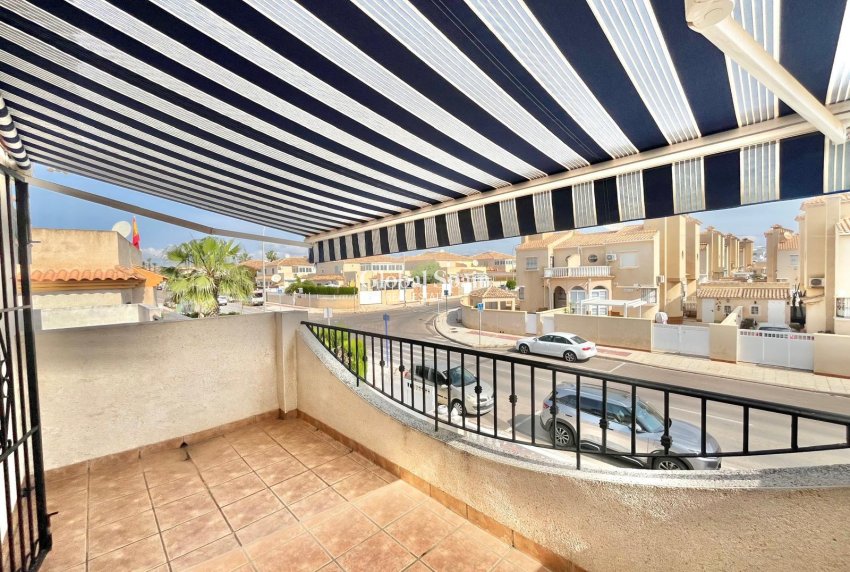 Wiederverkauf - HAUS -
ORIHUELA COSTA - Playa Flamenca