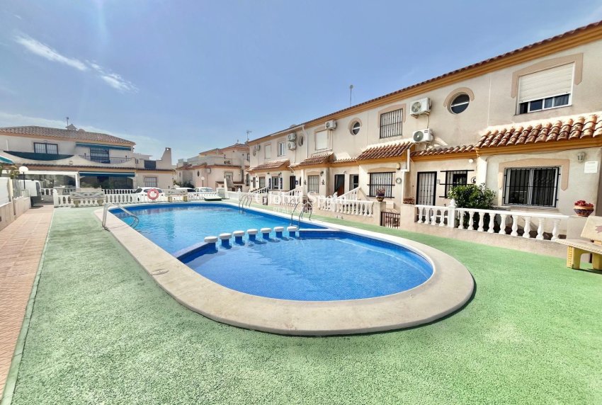 Wiederverkauf - HAUS -
ORIHUELA COSTA - Playa Flamenca