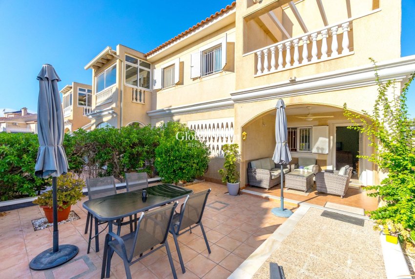 Wiederverkauf - HAUS -
ORIHUELA COSTA - Playa Flamenca