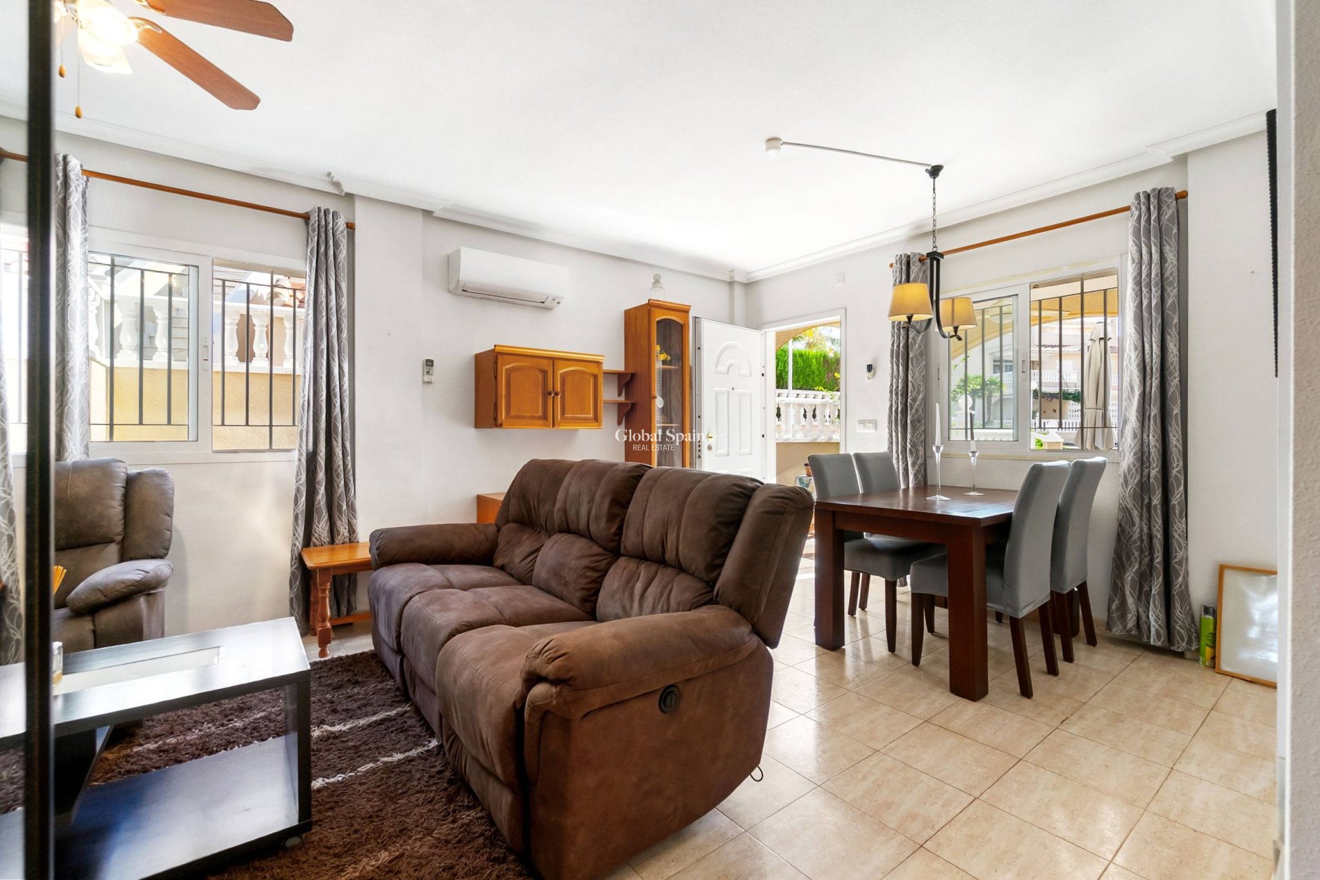 Wiederverkauf - HAUS -
ORIHUELA COSTA - Playa Flamenca