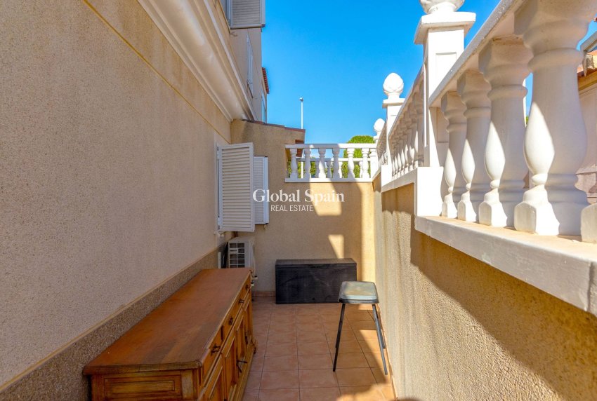 Wiederverkauf - HAUS -
ORIHUELA COSTA - Playa Flamenca