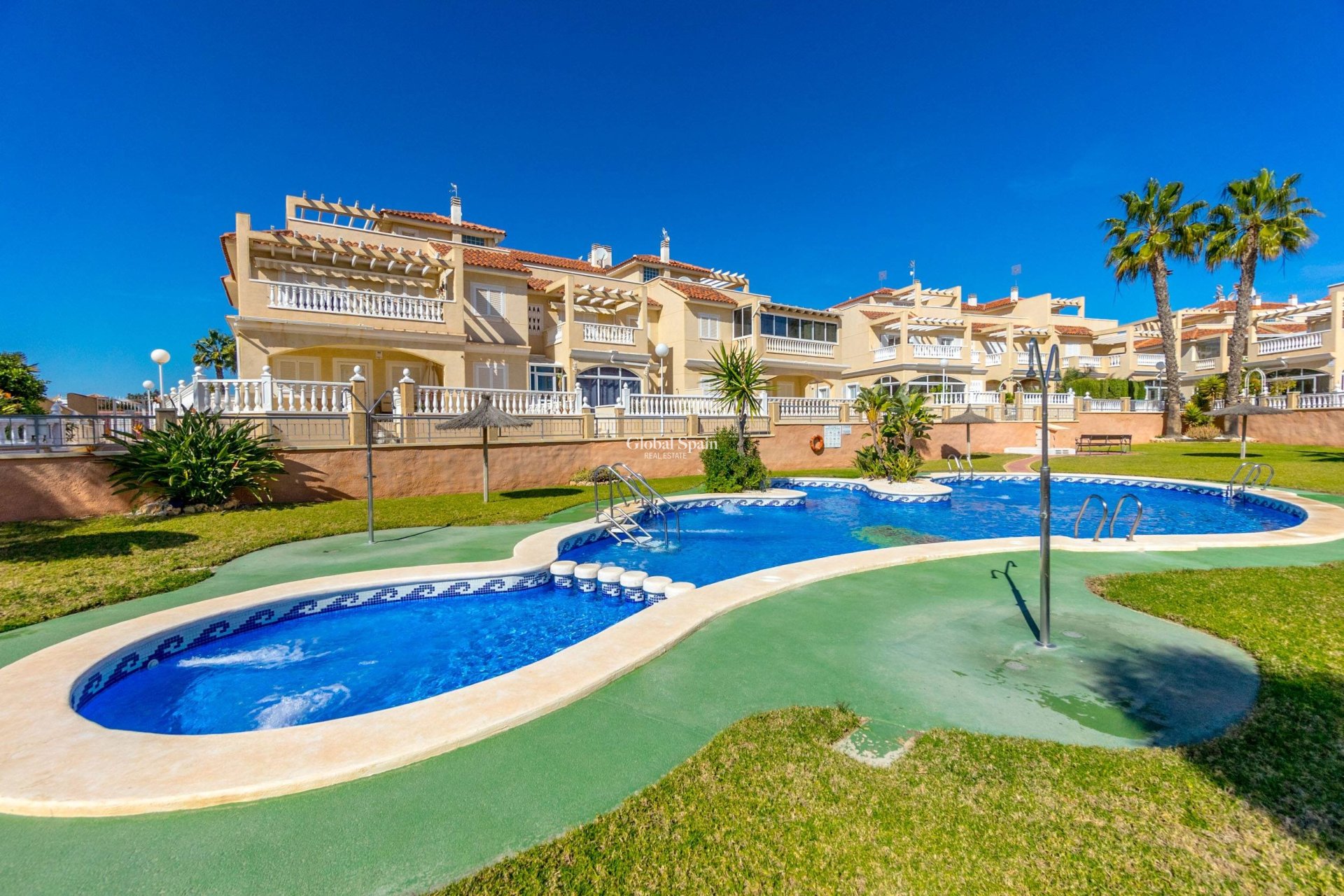 Wiederverkauf - HAUS -
ORIHUELA COSTA - Playa Flamenca