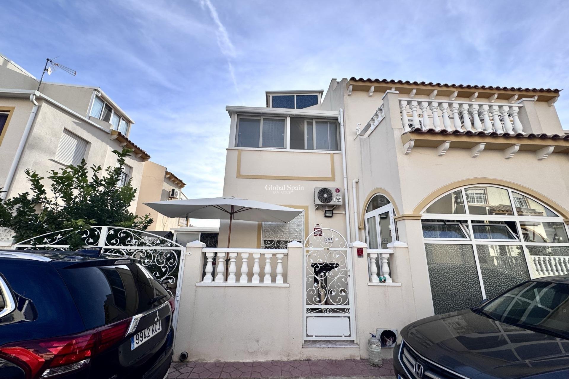 Wiederverkauf - HAUS -
ORIHUELA COSTA - Playa Flamenca