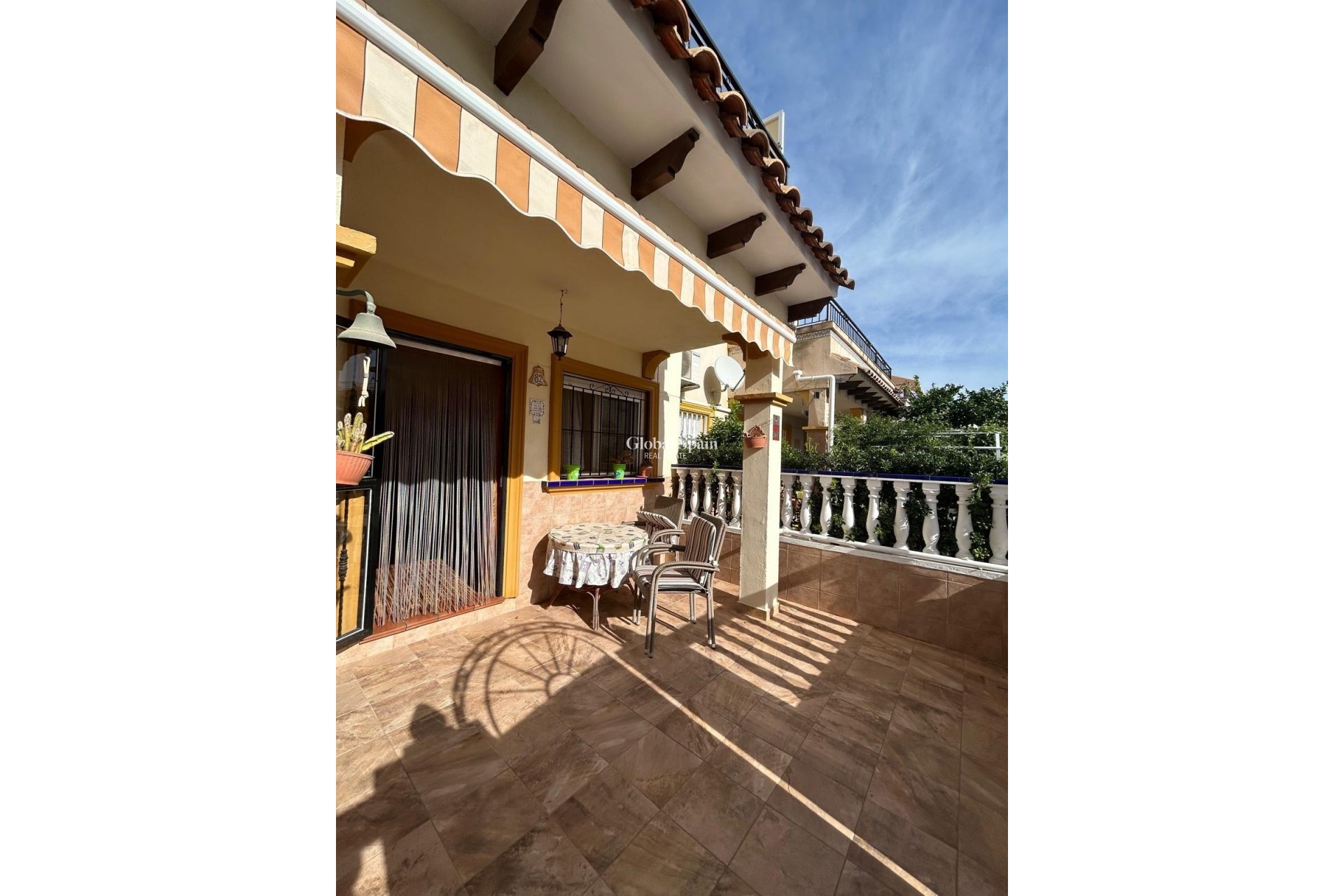 Wiederverkauf - HAUS -
ORIHUELA COSTA - Punta Prima