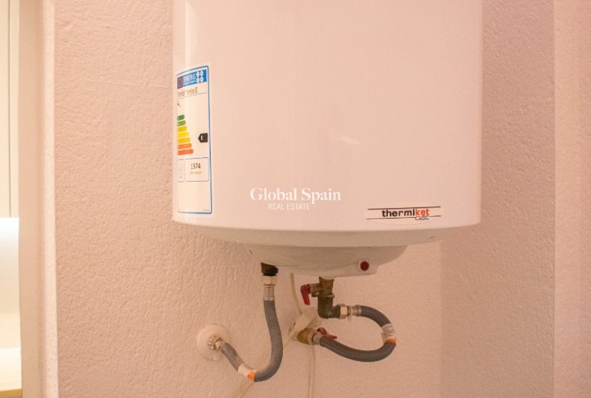 Wiederverkauf - HAUS -
ORIHUELA COSTA - Punta Prima