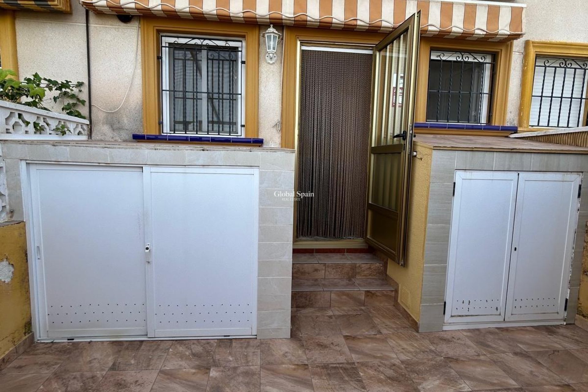 Wiederverkauf - HAUS -
ORIHUELA COSTA - Punta Prima