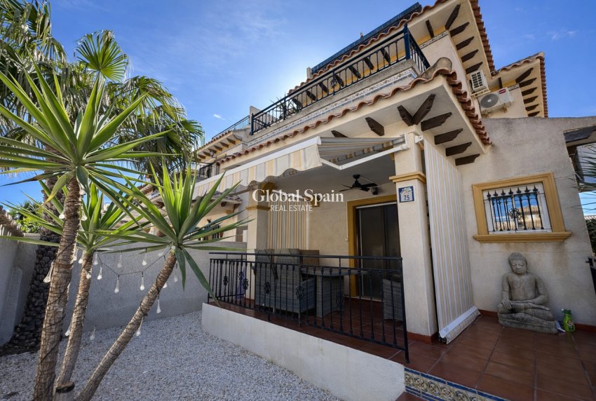 Wiederverkauf - HAUS -
ORIHUELA COSTA - Villa's San Jose IV