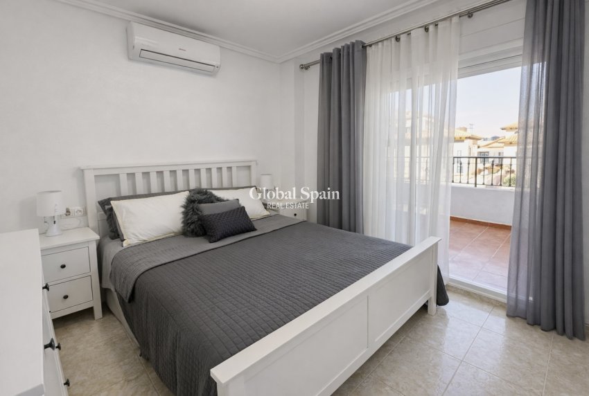 Wiederverkauf - HAUS -
ORIHUELA COSTA - Villa's San Jose IV