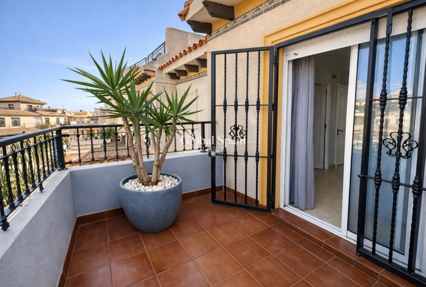 Wiederverkauf - HAUS -
ORIHUELA COSTA - Villa's San Jose IV