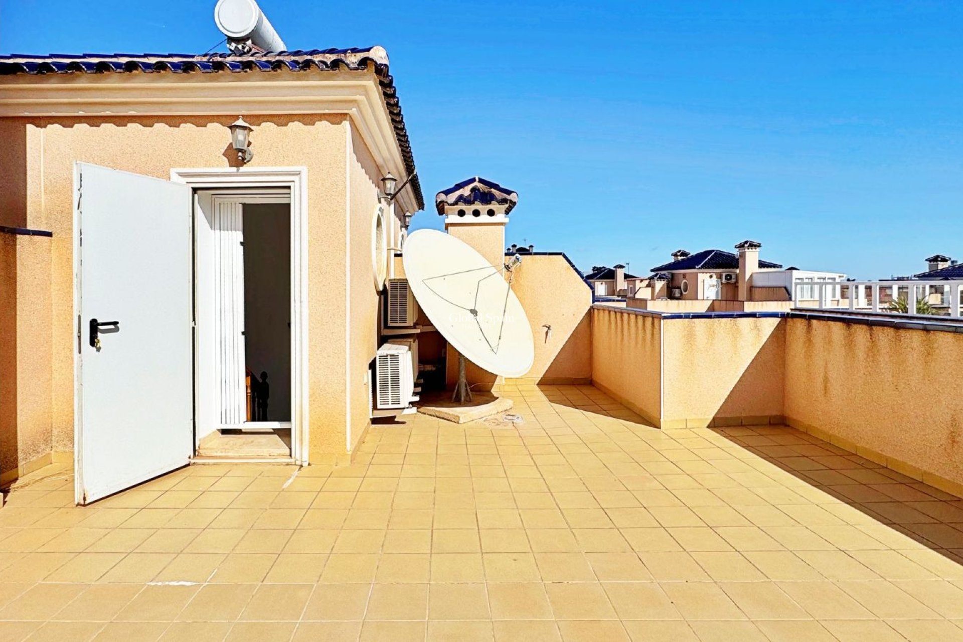 Wiederverkauf - HAUS -
ORIHUELA COSTA - VILLAMARTÍN