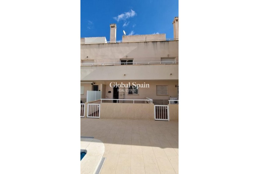 Wiederverkauf - HAUS -
ORIHUELA COSTA - VILLAMARTÍN