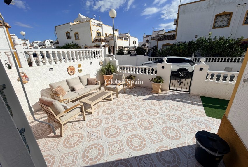 Wiederverkauf - HAUS -
ORIHUELA - Entre Naranjos